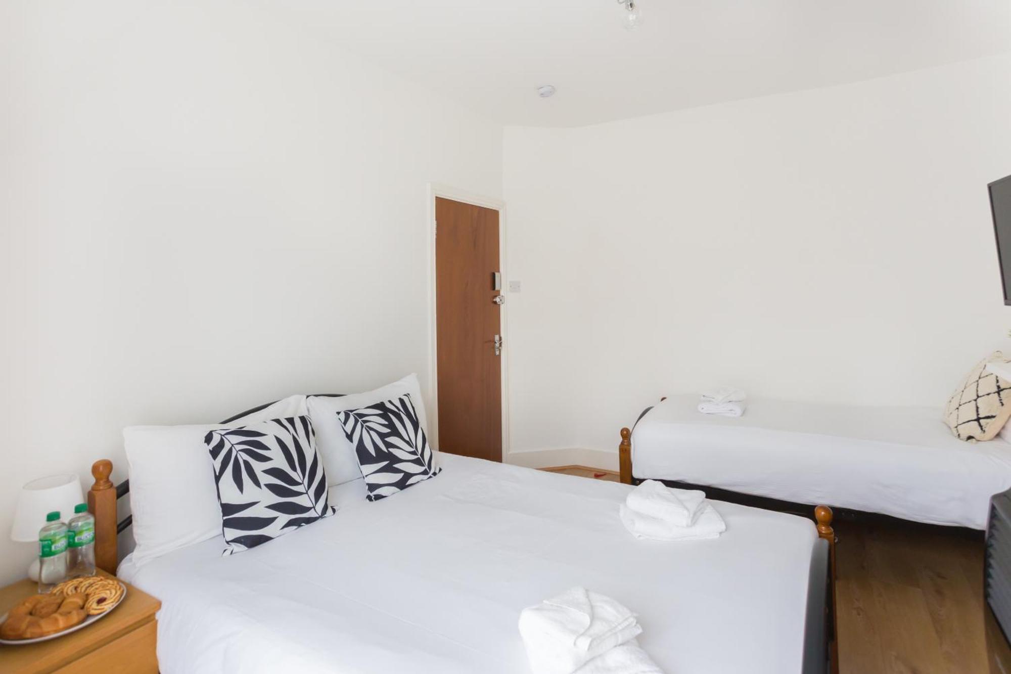Wood Green Budget Rooms - Next To Mall & Metro Station - 10 Min To City Center Londres Exterior foto
