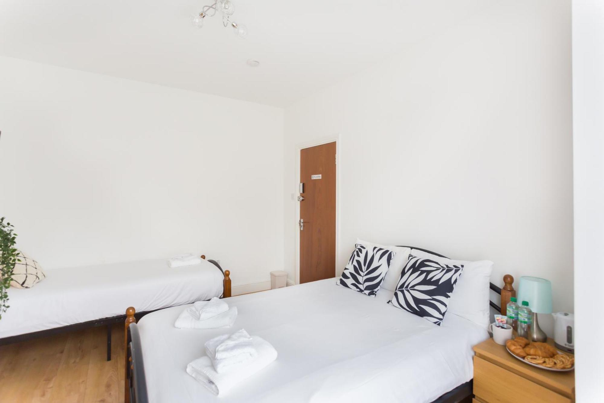 Wood Green Budget Rooms - Next To Mall & Metro Station - 10 Min To City Center Londres Exterior foto