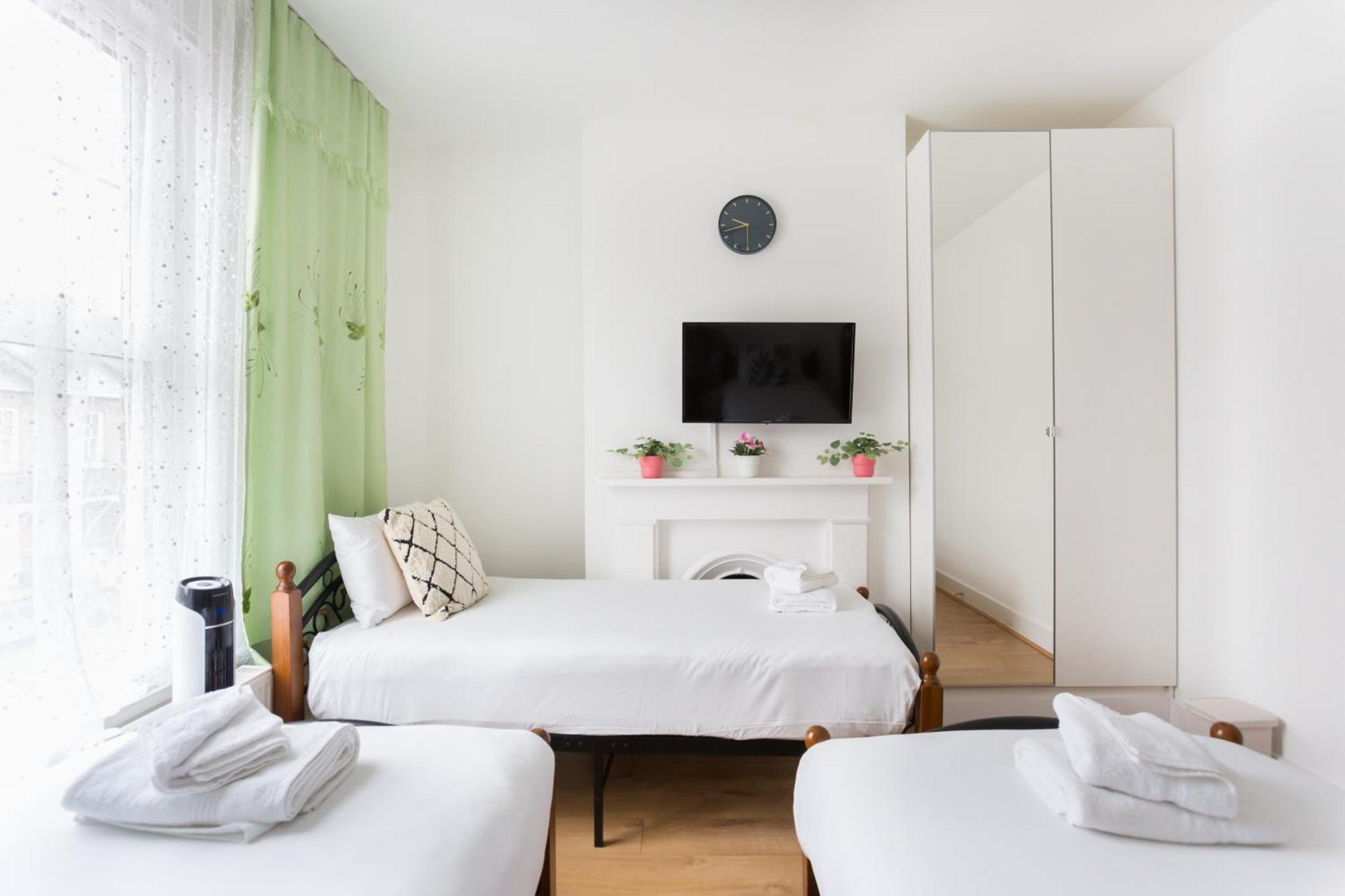 Wood Green Budget Rooms - Next To Mall & Metro Station - 10 Min To City Center Londres Exterior foto