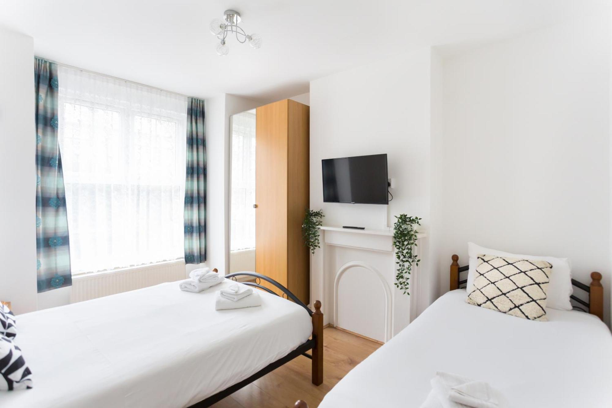 Wood Green Budget Rooms - Next To Mall & Metro Station - 10 Min To City Center Londres Exterior foto