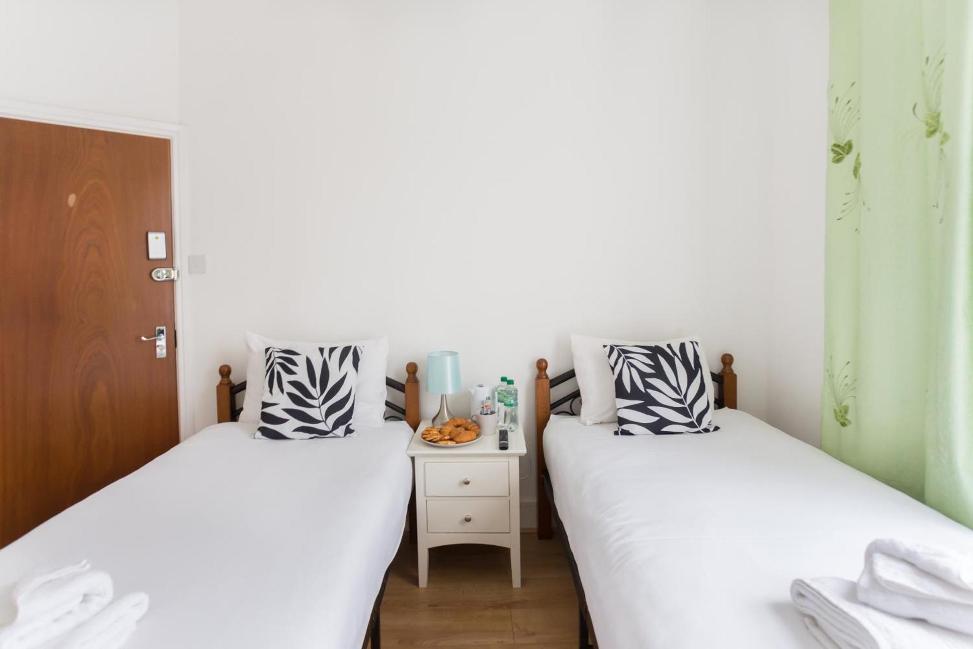 Wood Green Budget Rooms - Next To Mall & Metro Station - 10 Min To City Center Londres Exterior foto
