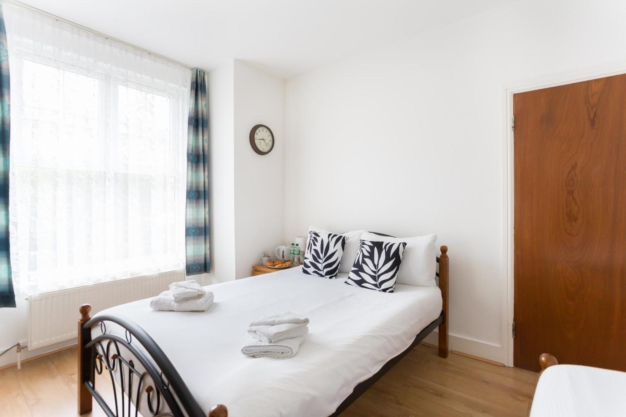 Wood Green Budget Rooms - Next To Mall & Metro Station - 10 Min To City Center Londres Exterior foto