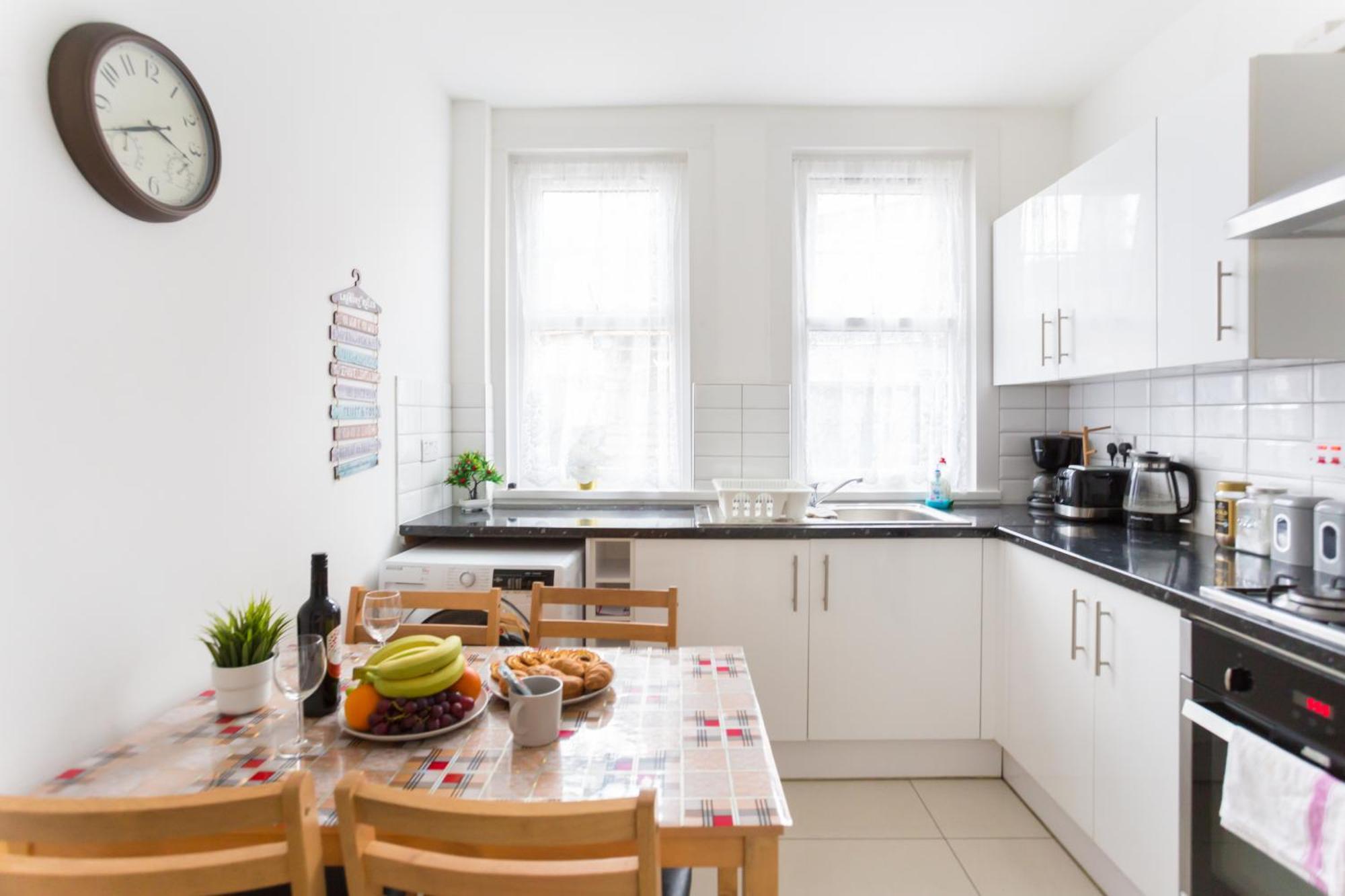 Wood Green Budget Rooms - Next To Mall & Metro Station - 10 Min To City Center Londres Exterior foto