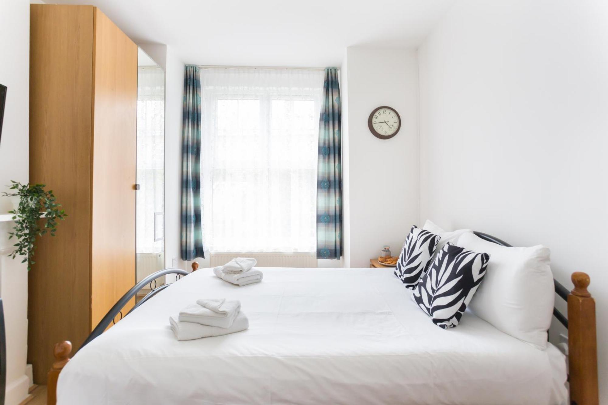 Wood Green Budget Rooms - Next To Mall & Metro Station - 10 Min To City Center Londres Exterior foto