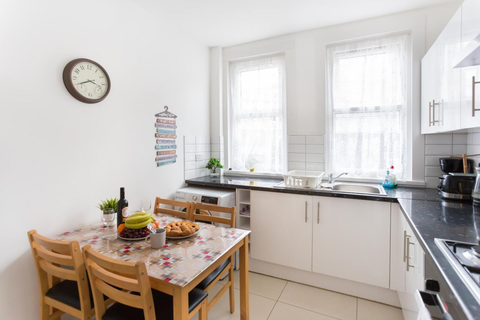 Wood Green Budget Rooms - Next To Mall & Metro Station - 10 Min To City Center Londres Exterior foto