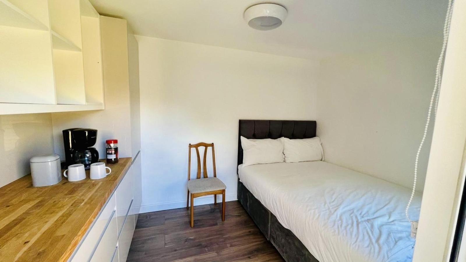 Wood Green Budget Rooms - Next To Mall & Metro Station - 10 Min To City Center Londres Exterior foto