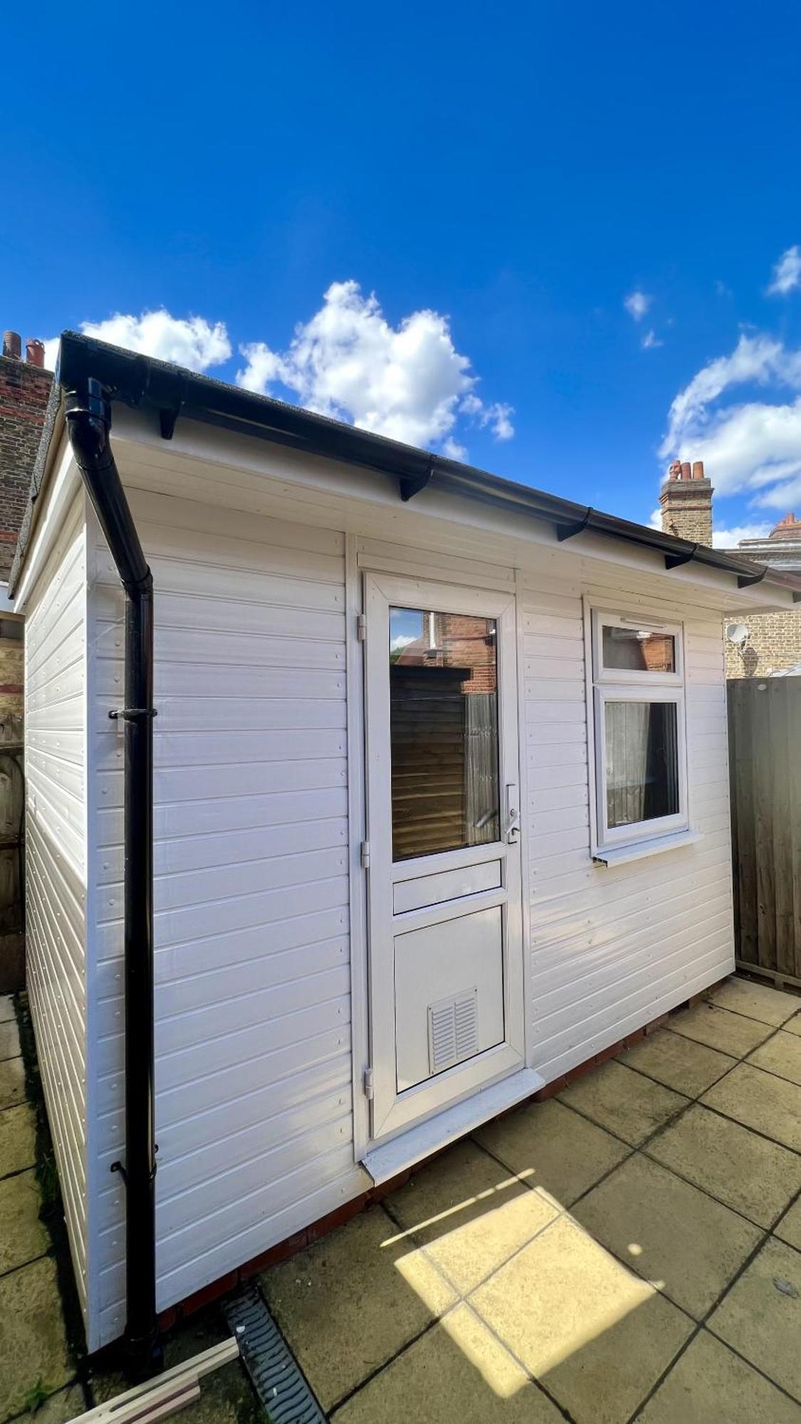 Wood Green Budget Rooms - Next To Mall & Metro Station - 10 Min To City Center Londres Exterior foto